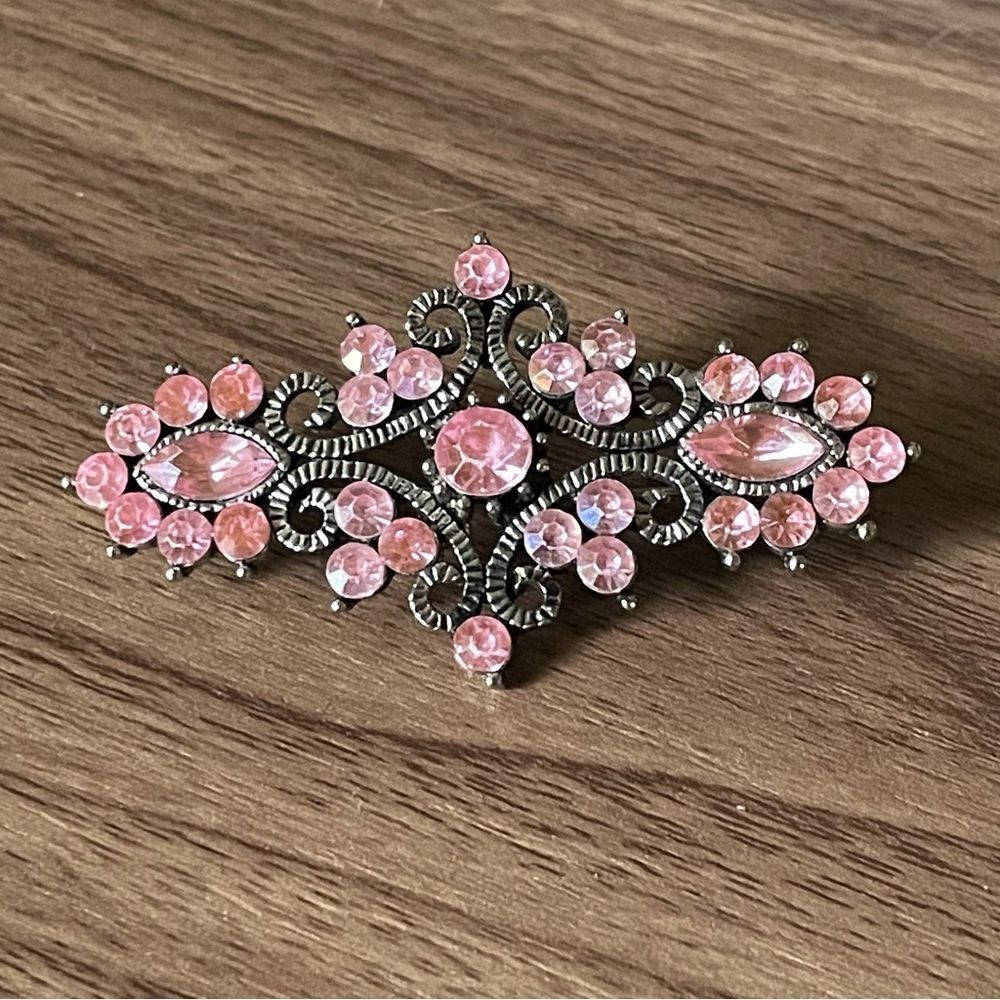 Pink Crystal Filigree Brooch - Elegant Women's Jewelry